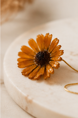 Preserved Daisy Flower Earrings – Handmade Jewellery